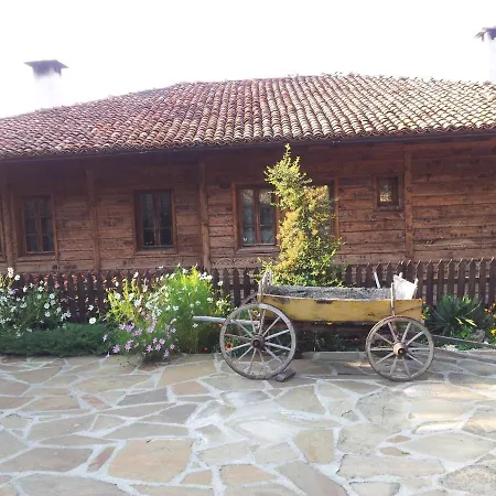 кьща за гости свети никола Casa de hóspedes Zheravna